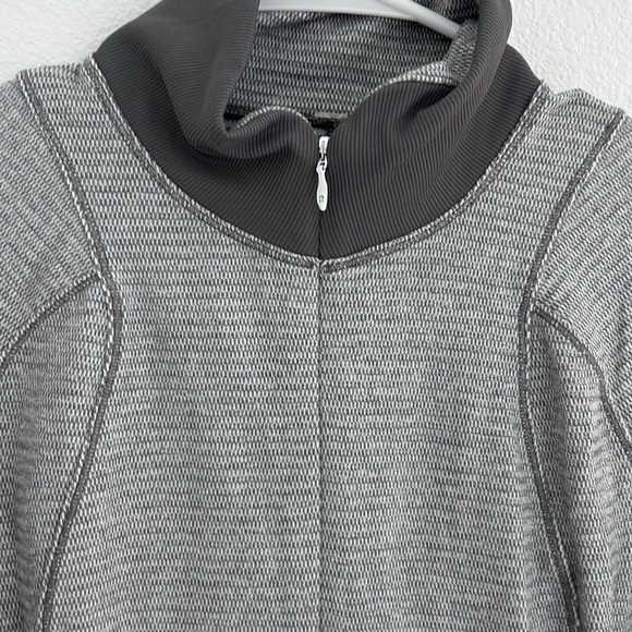 Lululemon Think Fast Pullover Jacket Women's 8 Gray Striped Athleisure Workout - Picture 2 of 6